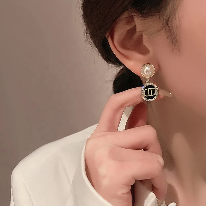wholesale Design Hollow Drop Earrings For Women  Brand Fashion Ear Cuff Piercing Dangle Earring