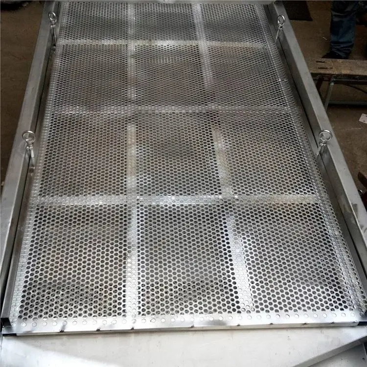 Factory hot sale husk peanut crusher machine raw cashew nuts with shell buyers made in China