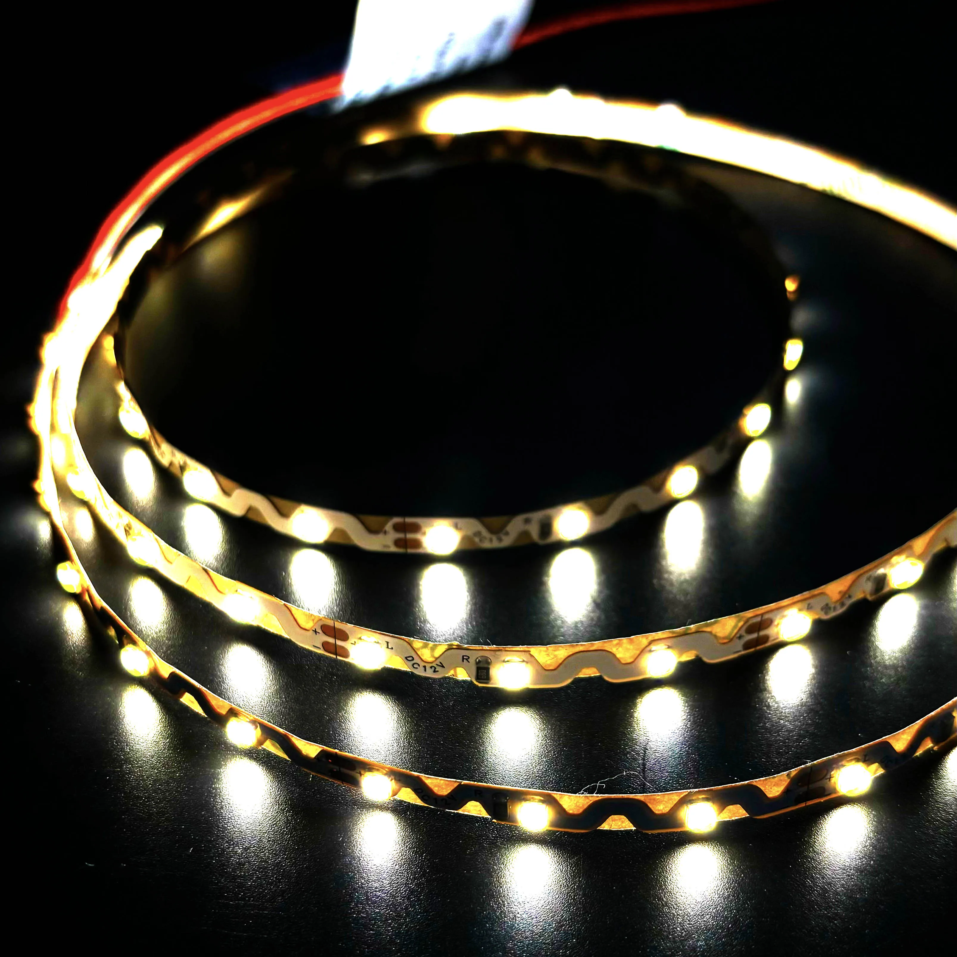Теплый белый зигзаг 60 светодиодов Светодиодная лента SMD2835 12 В 3000 К супер яркая подсветка для рекламных писем