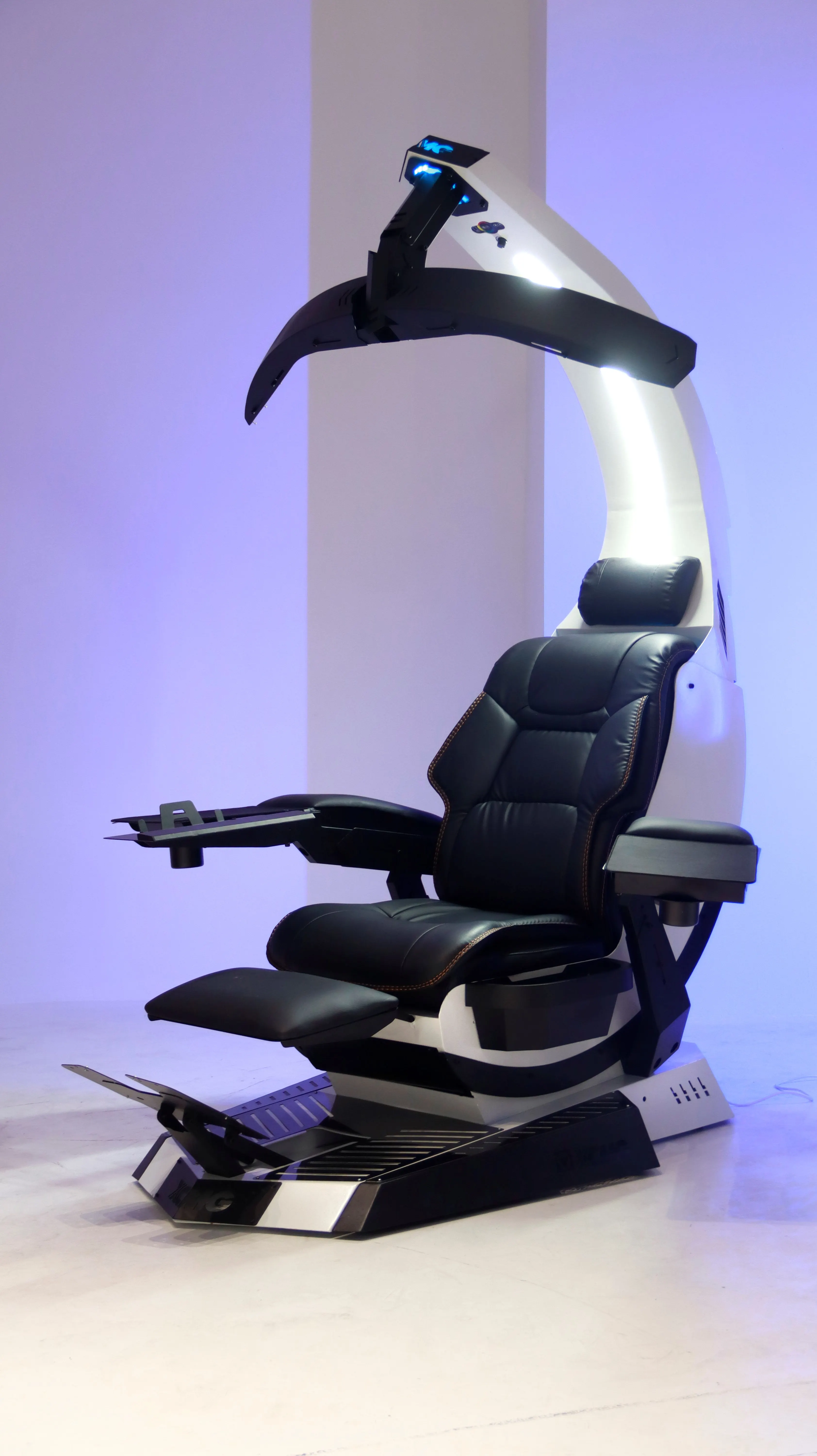 Cluvens Manticore biggest computer cockpit recline workstation chair for up to 5 monitors