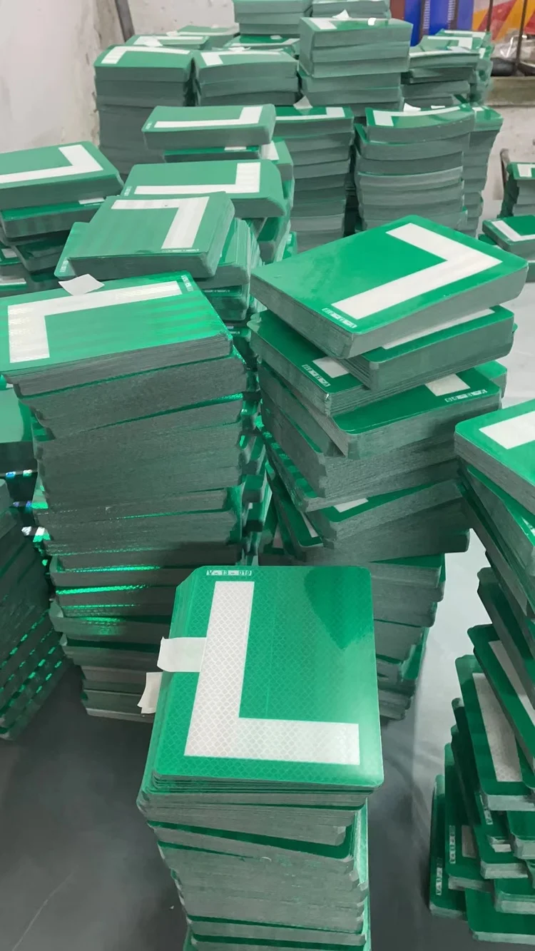 Reflective Spain Approved Model V13 Mandatory Sign Green L Shape Reflective Plate Adhesive Decal Sticker For New Driver