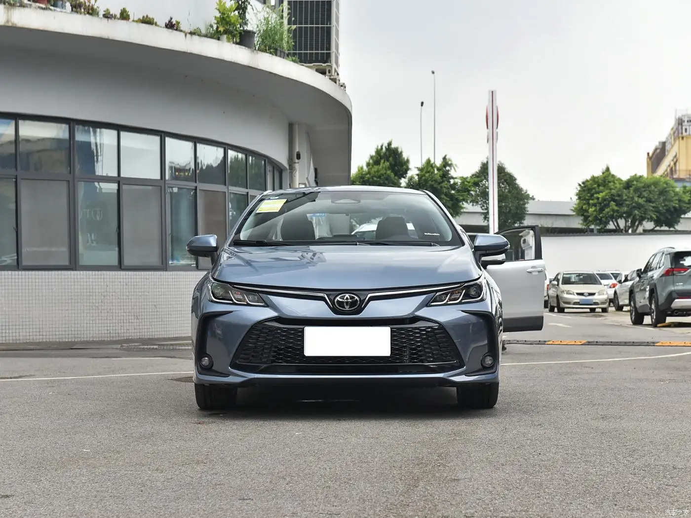 Новые Тойоты Corollas автоматические Седаны кожаные сиденья левое рулевое управление ACC круиз-контроль R16 шины Euro VI стандарт выбросов