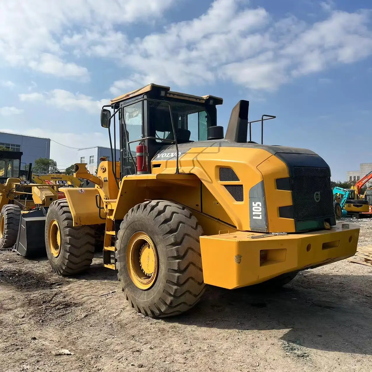 Volvo L105 Wheel Loader Factory Direct Sale Mini Loader 4 Ton Payload New Used Condition PLC Bearing Bucket 1 Year