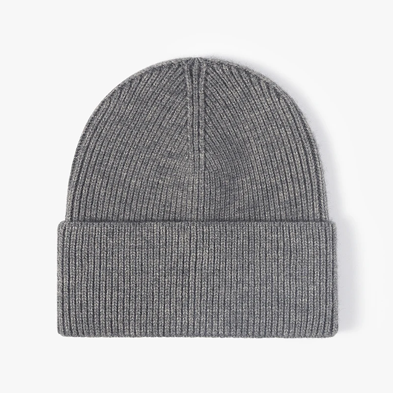 Best Price Unisex Luxury Winter Embroidered Beanie Designer Silk Lined with Custom Logo Embossed Print for Beach Travel