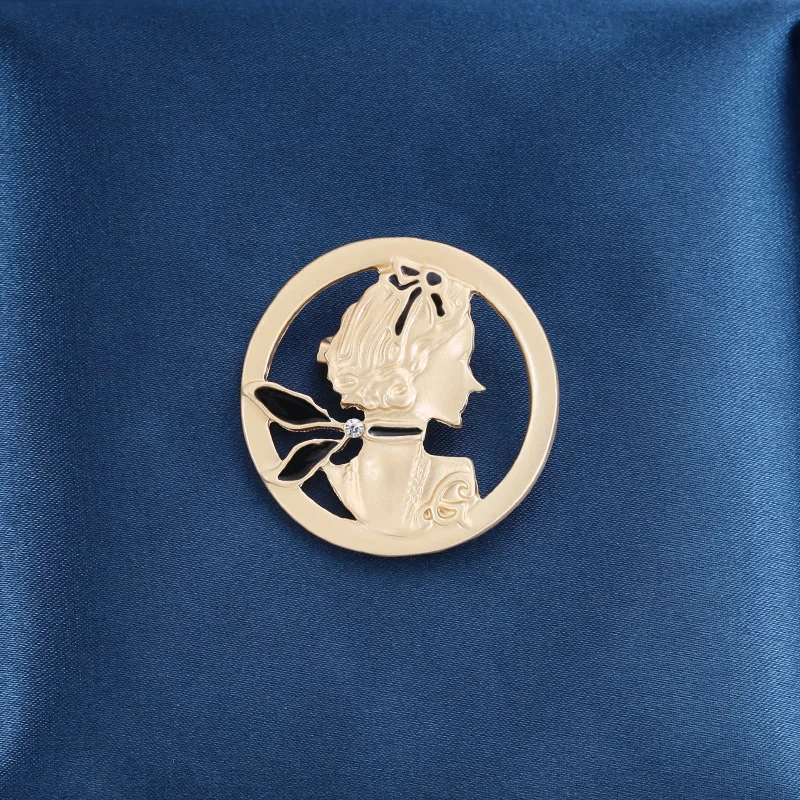 Factory customized Europe and the United States retro brooches brooches British style badges clothing accessories accessories