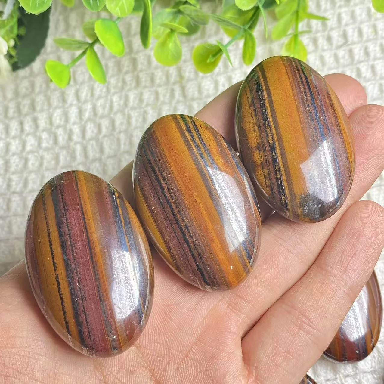 Natural Iron Ore Tiger Eye Symbiosis Palm Stone, Worry Stone, Meditation Home Decoration, Natural Mineral Collection Display,