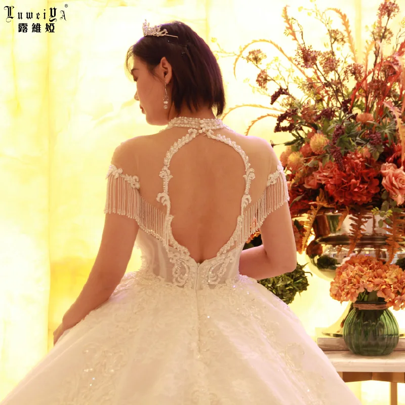 Long Train Wedding Gown Luxury Beading Lace Tassel Short Sleeves Bridal Ball Wedding Gowns Handmade Mother Of The Bride Gowns