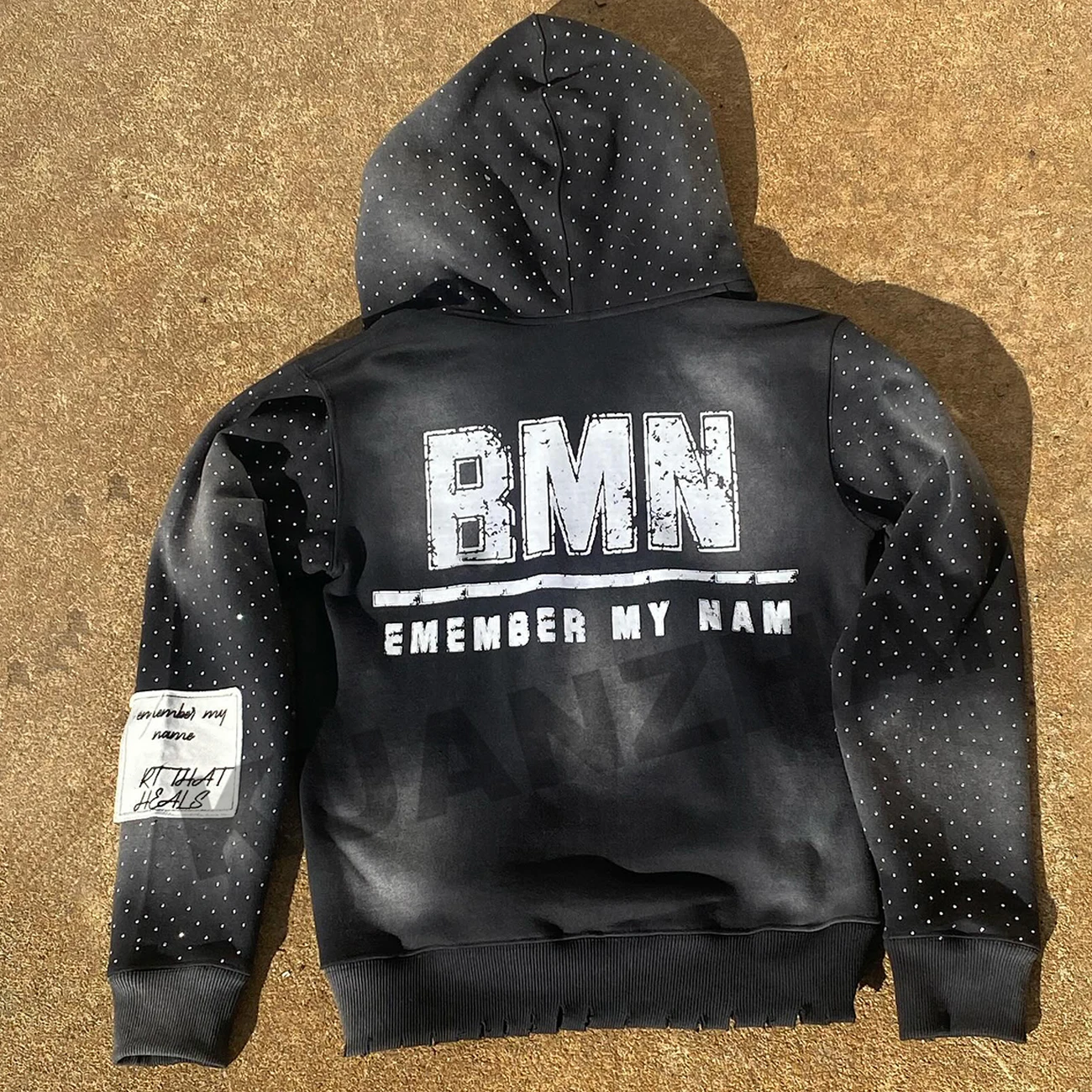 Custom streetwear streetwear distressed embroidery patch mens acid wash sun faded 400gsm heavyweight zip up rhinestone hoodie
