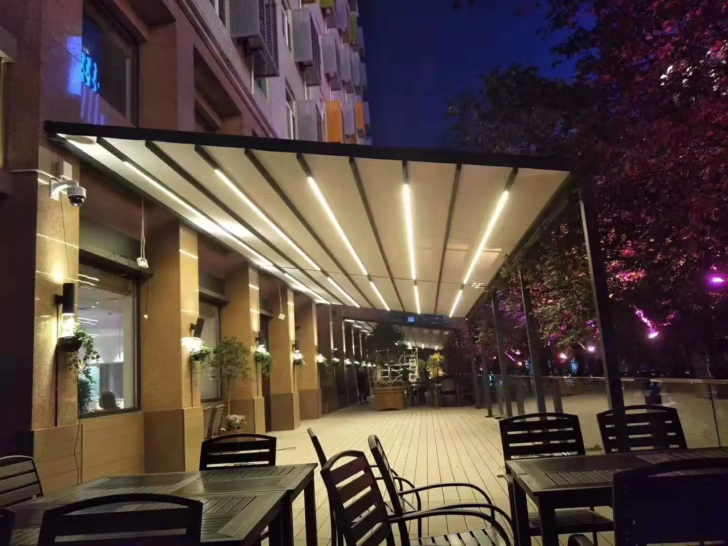 Modern Design PVC Aluminium Retractable Sunshade Pergola with LED Lights