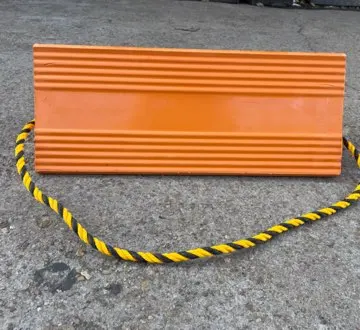 Orange Red Wheel Chock Factory New Design Tire Bumper Solid Rubber  Aircraft Parking Stopper  for Motorcycle, Aircraft, Trailer