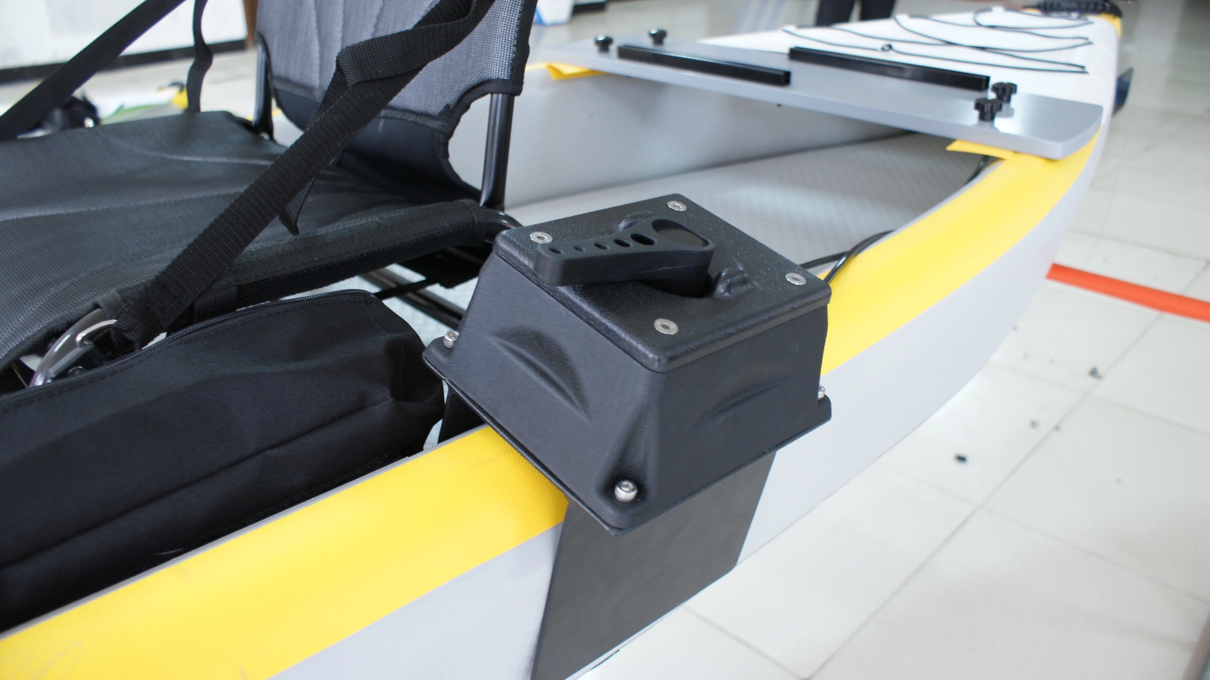 New 430cm Inflatable Drop Stitch Foot Drive Pedal Fishing Sup Single Person Craft Inflatable Kayak