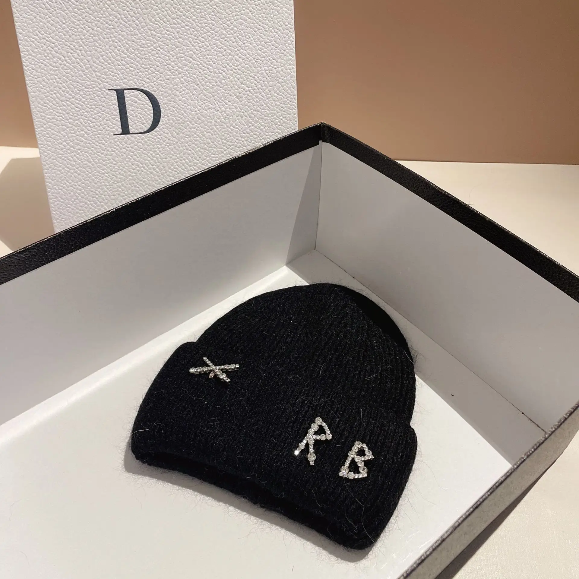Japan and South Korea Winter New RB Letter Wool Cap Fashion Net Red Rabbit Fur Knitted Cap Outdoor Thickened Warm Cap Women