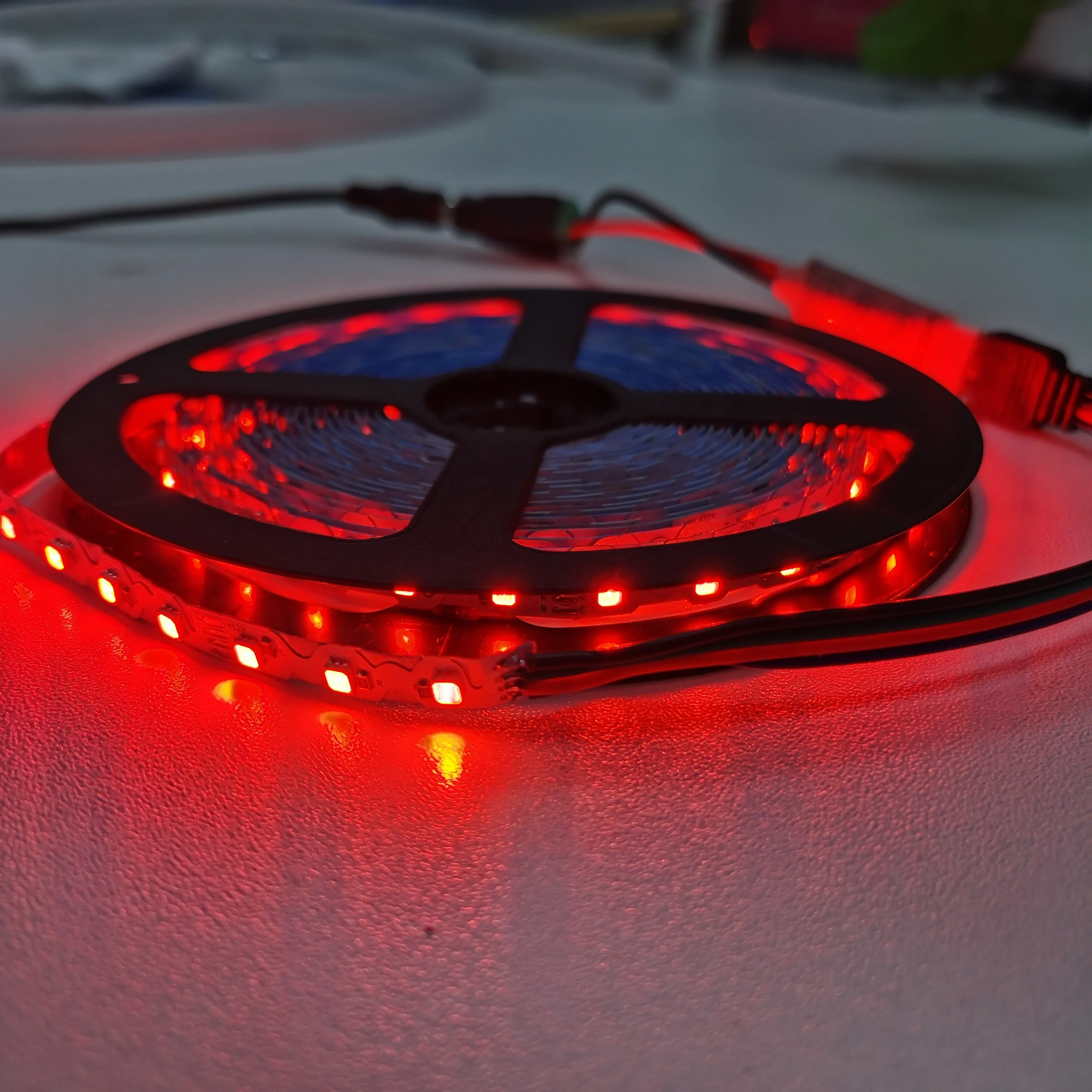 DC12V RGB SMD5050 светодиодная S-образная лента с белой силиконовой неоновой