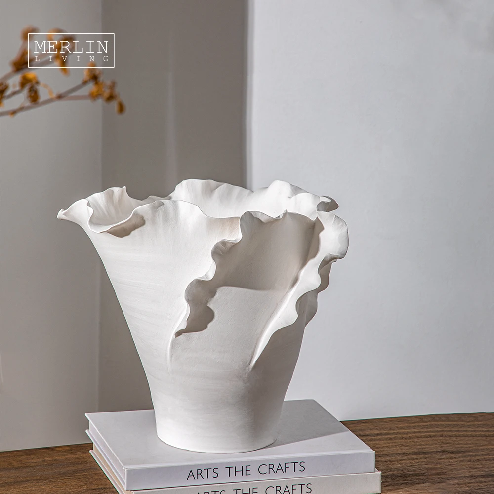 Merlin Living handmade ceramic vase hotel decor vintage laciness vase decoration  Chaozhou Ceramic Factory Manufacturing