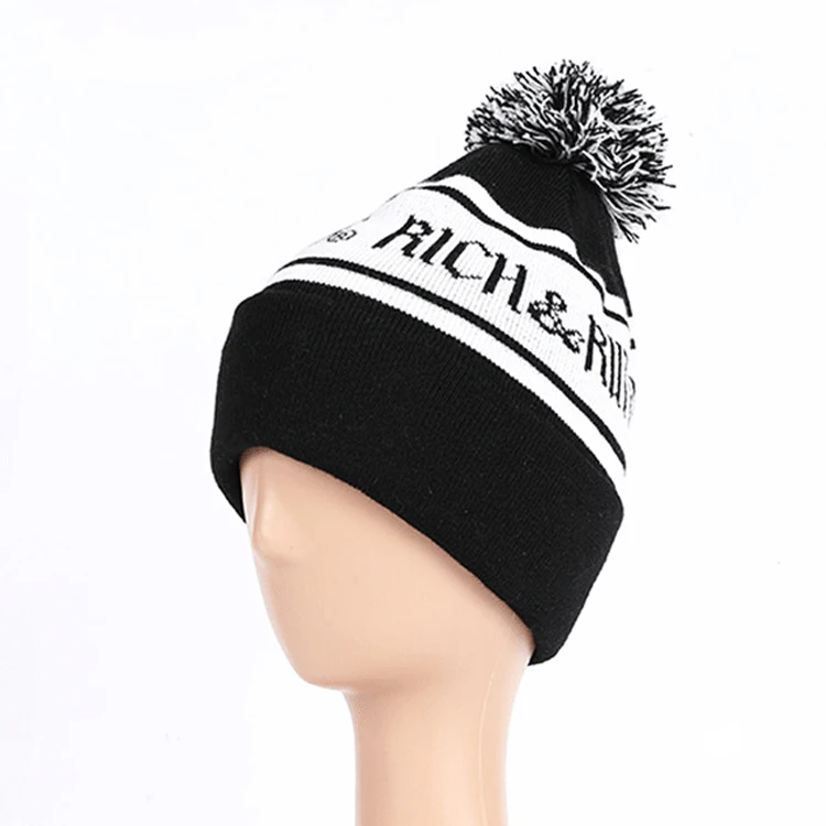 Мужская вязаная шапка унисекс