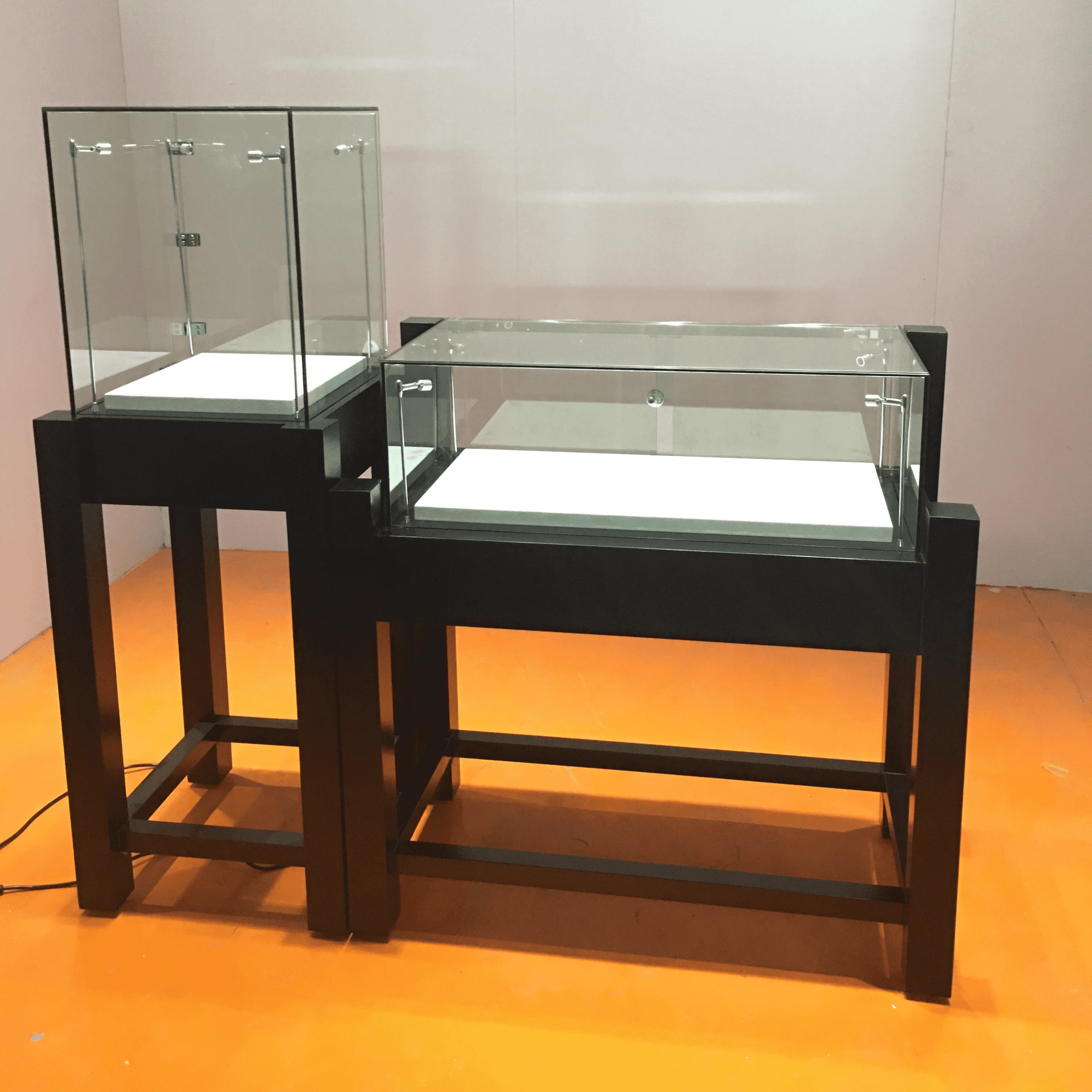 Подставка-витрина для ювелирных изделий