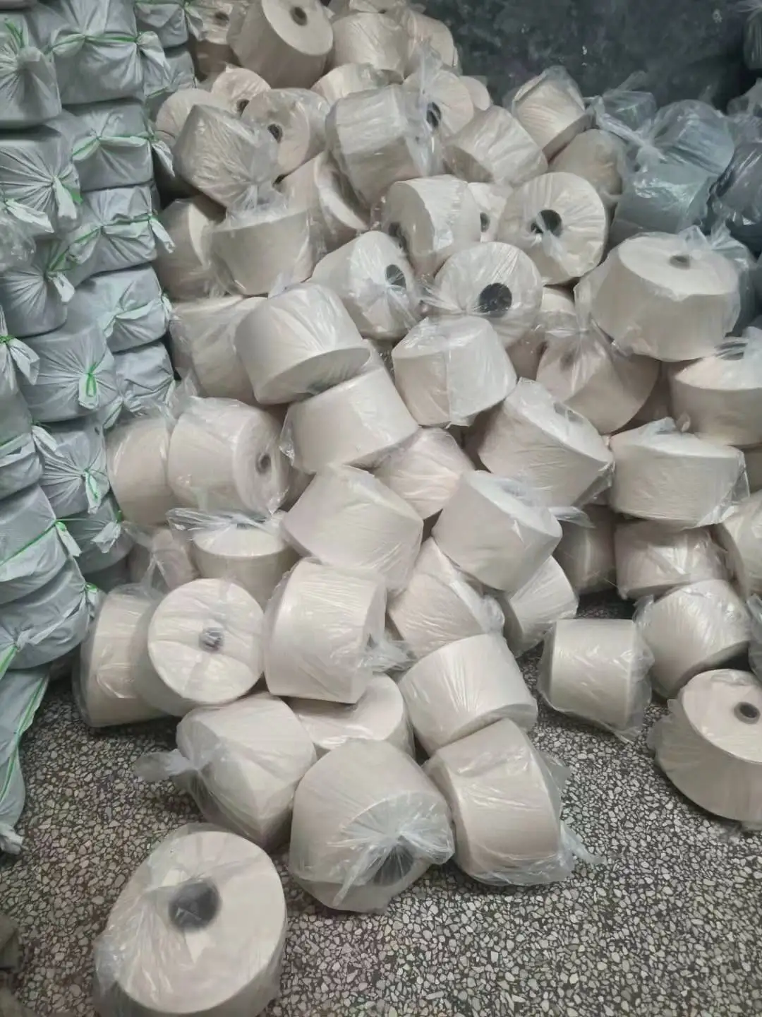 100% Carded Cotton Yarn 20/1 Ring Spun Yarn Cotton Made In China