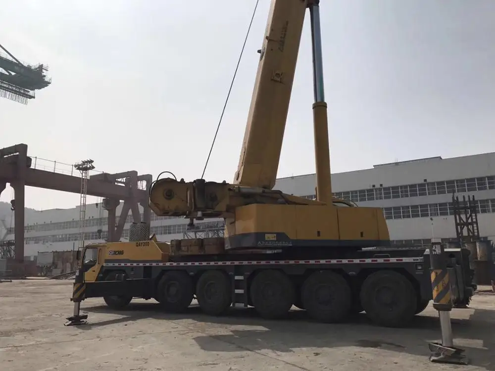 Used Second hand XCMG QAY200 Truck Crane 200ton, Hot Sale XCMG 200 ton Mobile Crane  XCMG  Truck Crane 200ton for used