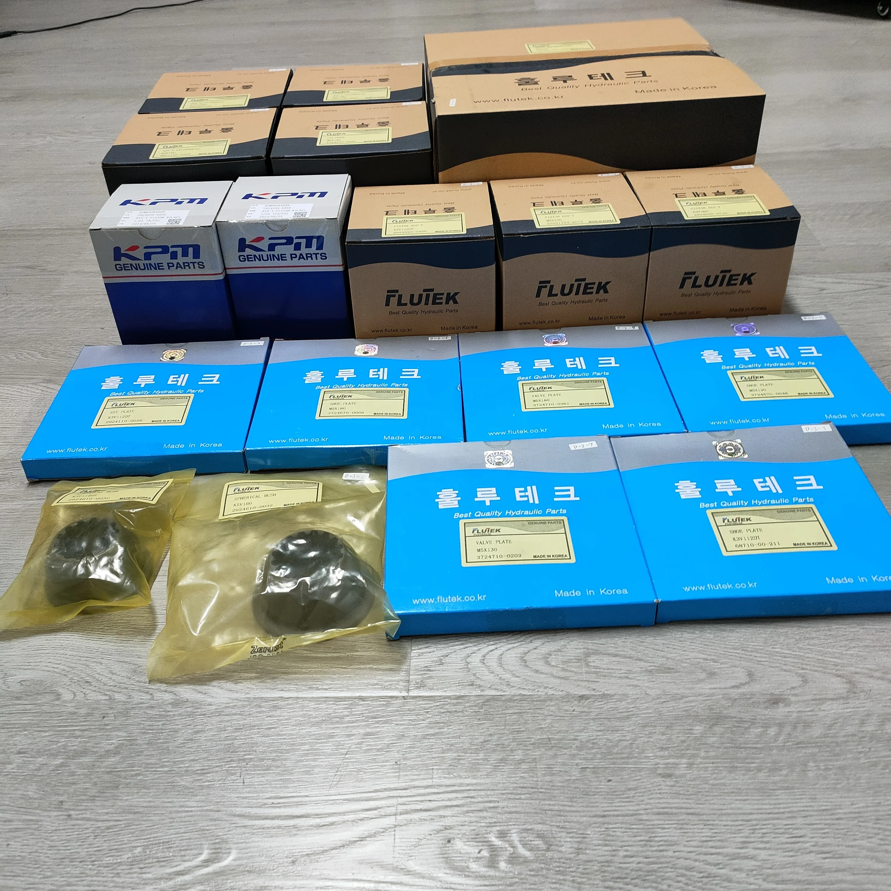 Flutek Manufacturer K3V K5V K7V K3v63 K3v112 K3v140 K3v180 K3v280 K7sp36 series hydraulic piston pump spare parts for kawasaki