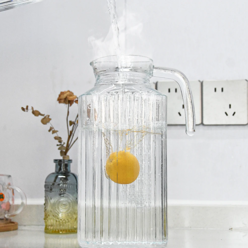 Hot-selling 1L 1.8L Big Size Glass Pitcher with Plastic Lid and Handle for Water Storage