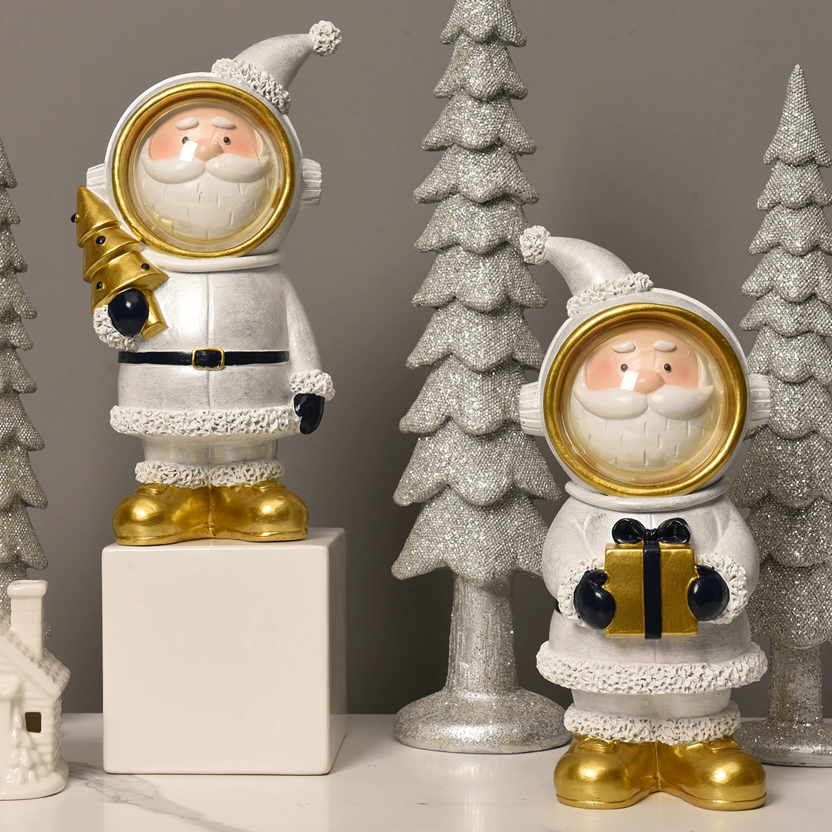 Cute Indoor Merry Christmas Decorations Sale House Ornament Christmas Tree Santa Clause Decoration