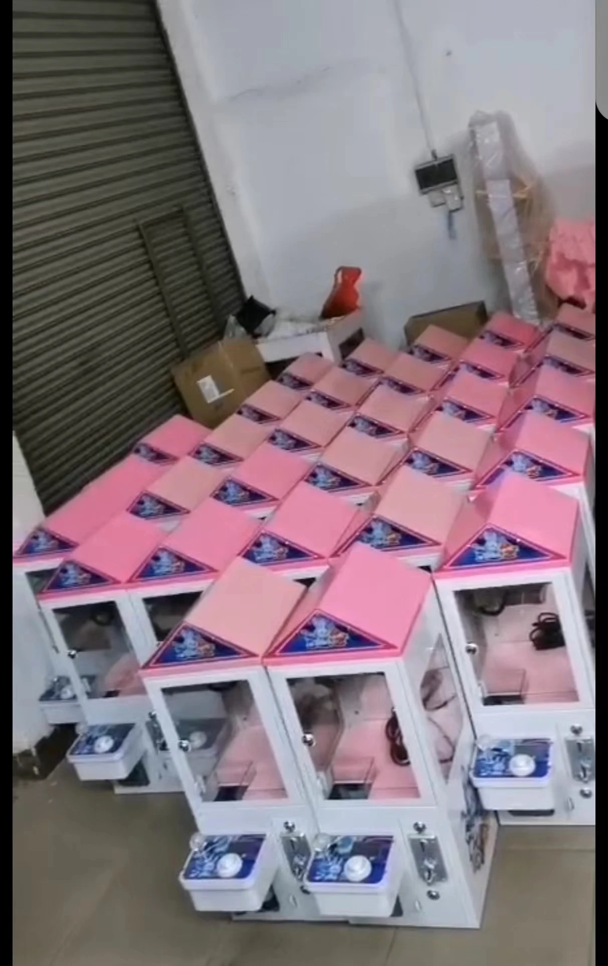 Factory Wholesale Coin Operated Games Toys Candy Vending Machines Mega Mini Claw Machine Arcade Small Cranes Doll Gift Machine