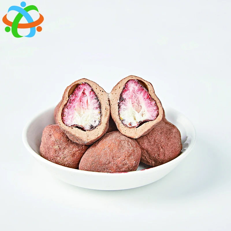 Оптовая продажа сушеных клубничных кремовых шариков на заказ, Клубничные закуски со сладким вкусом