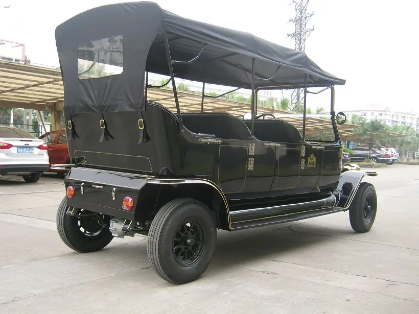 Исторический старинный автомобиль Ford Модель T для осмотра достопримечательностей