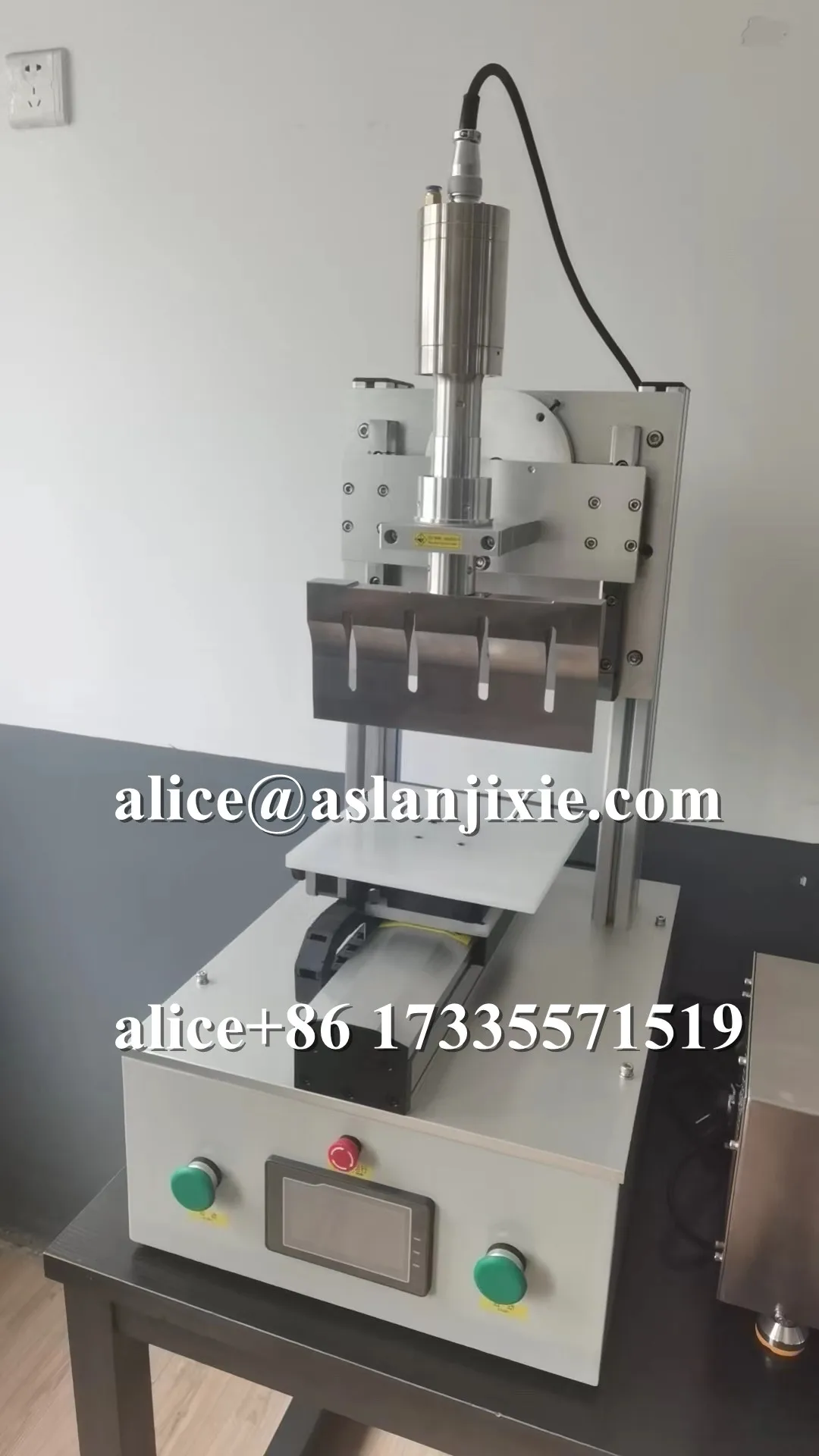 Ultrasonic cake bakery cutting equipment/ cake processing line machine/square round cake cutter machine