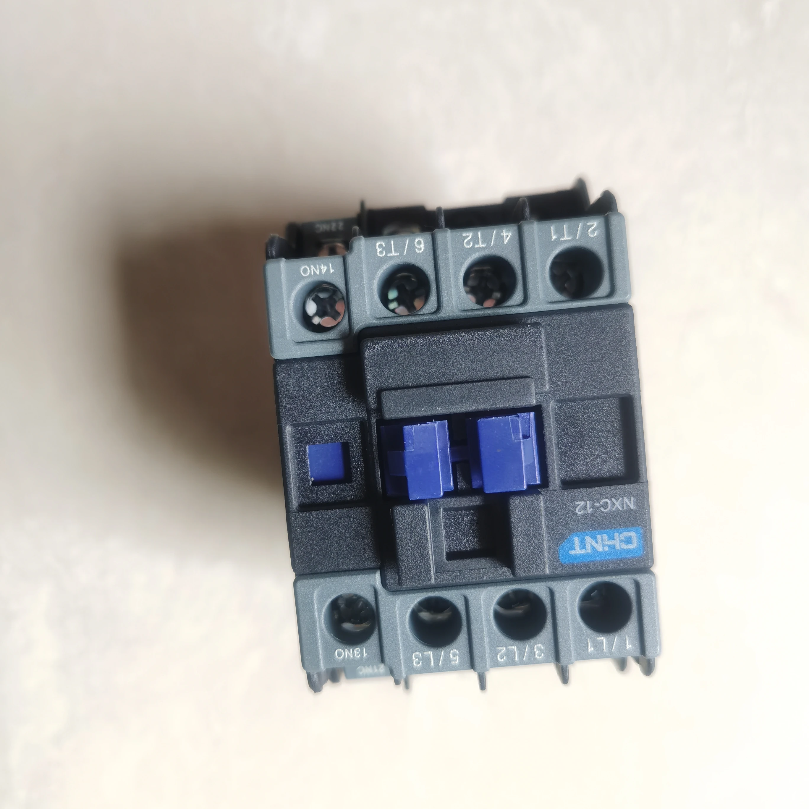 CHNTMolded case circuit breaker