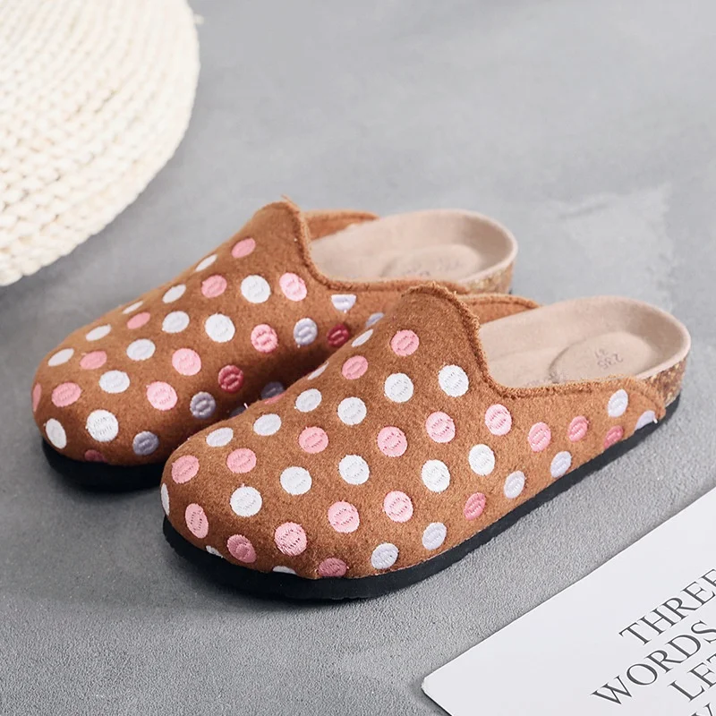New Styles Nice Embroidery Felt Clogs for Women Ladies Teens with Comfort Cushion Insole