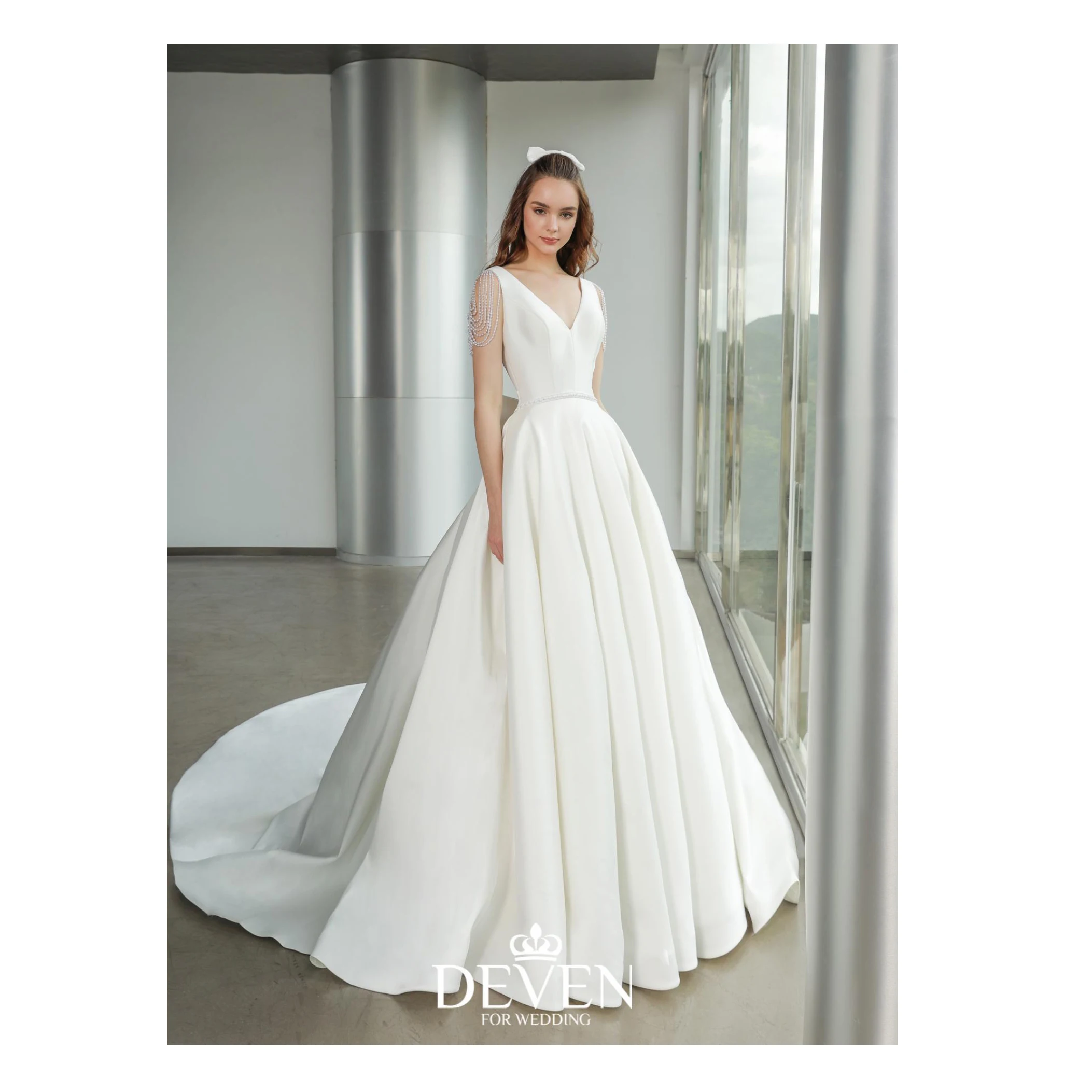 Luxury Crystal Wedding Dresses Manufacturer Long Tail Ball Gown Turkey Istanbul Guangzhou for Women Fashion Lace Simple Element
