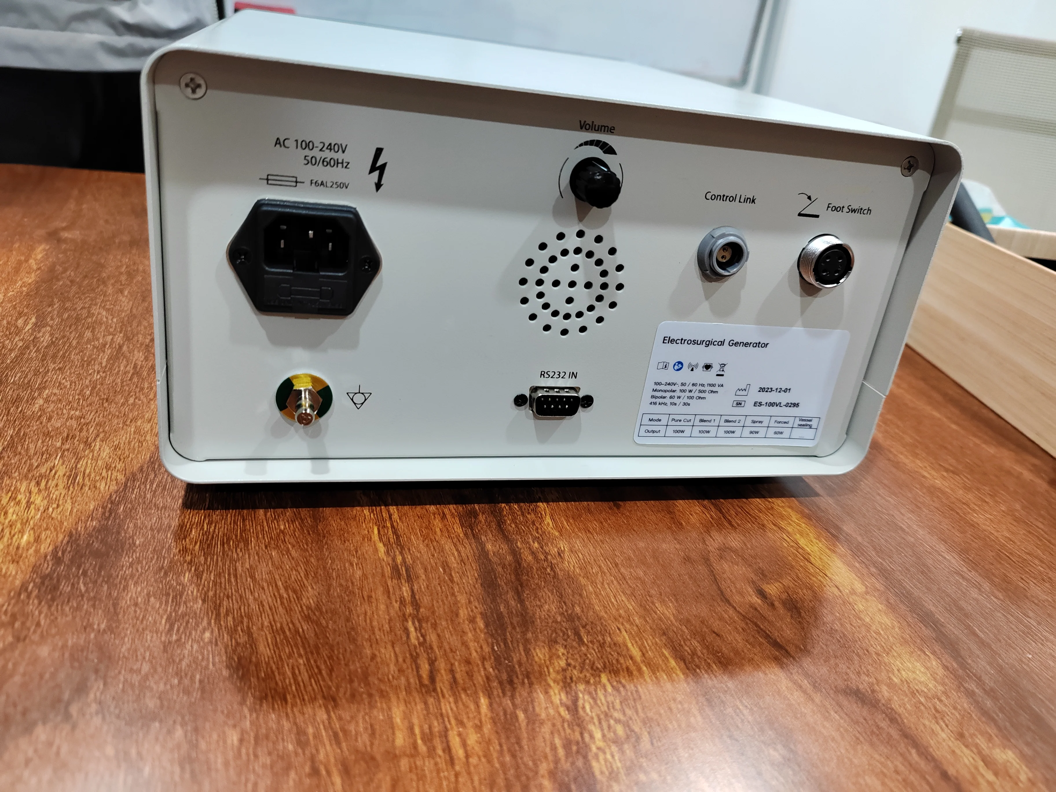 Factory Price Ligasure Electrosurgical Bipolar Electrosurgical Unit Generator Ligasure Vessel Sealing for skin Dermatology