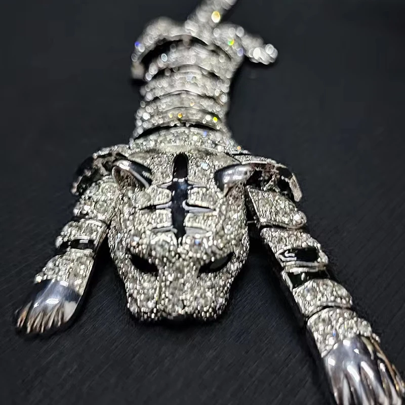 Full Crystal Rhinestone Tiger Shape Brooch For Women New Brooches Fashion Jewelry Elegant Brooch Party