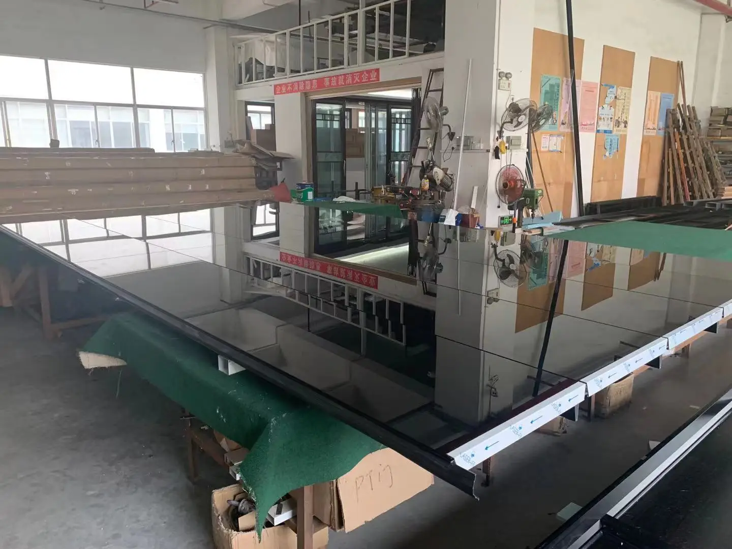 Auto Frosted Folding Glass Garage Door/aluminium profile for sectional door