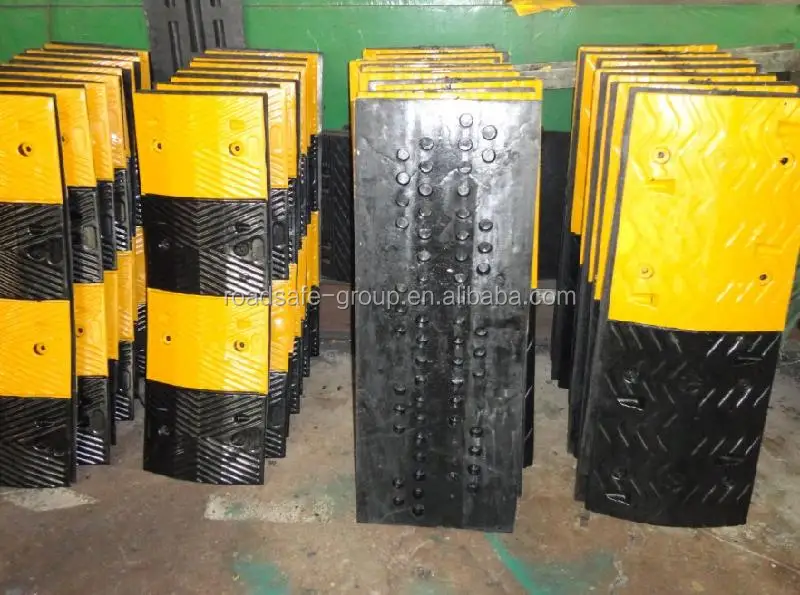 Traffic  Black/Yellow Rubber Speed Bump for Sale Portable  Industrial Road Bump Speed Hump tyre killer