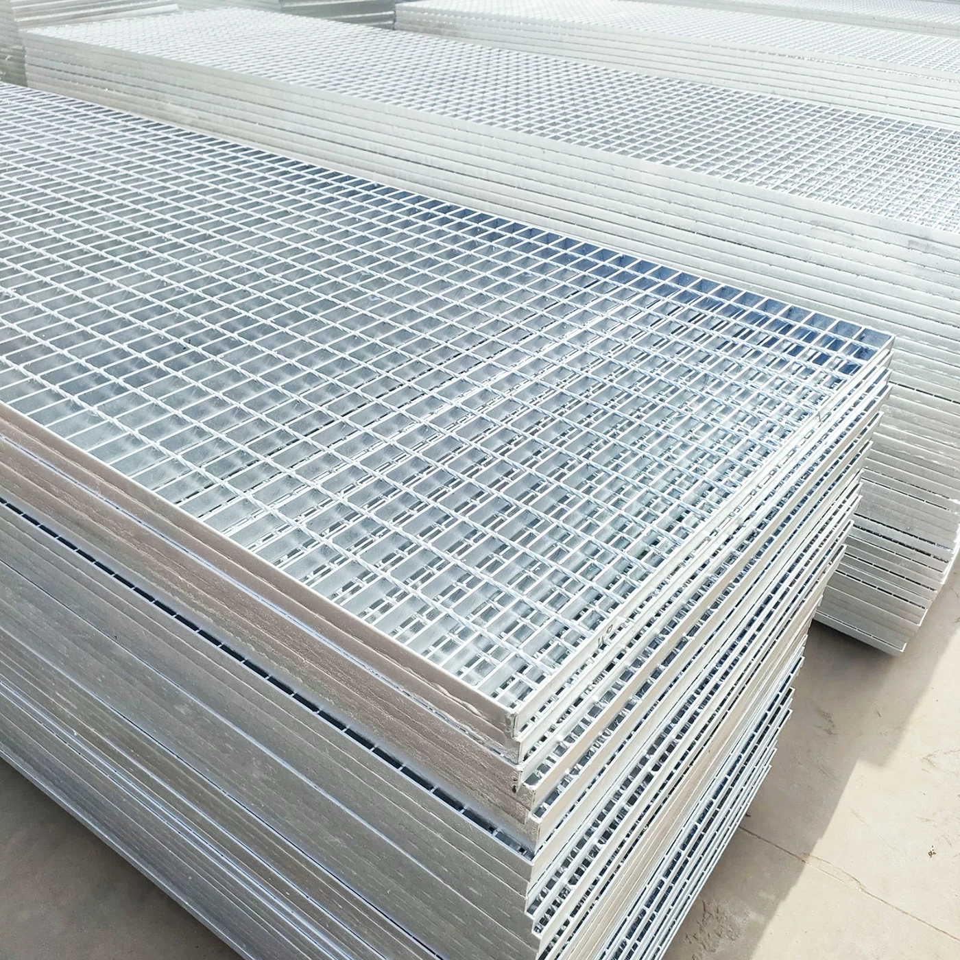 China Factory Supply Hot Dipped Galvanized Steel Grating Hdg Steel Bar Grating Stainless Gi Steel Grating Platform Floor