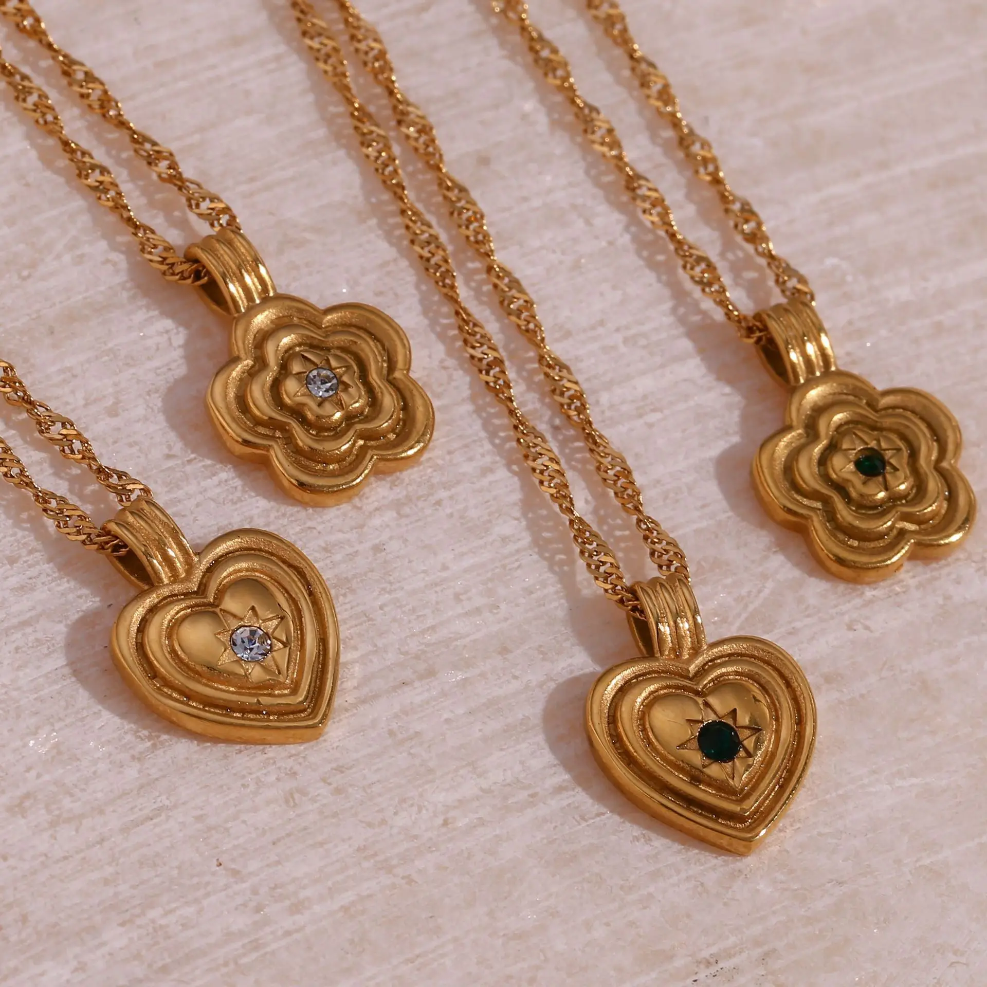 Tarnish Free Stainless Steel Gold Plated Design Jewelry Concentric Design Flower Heart Pendant Necklace