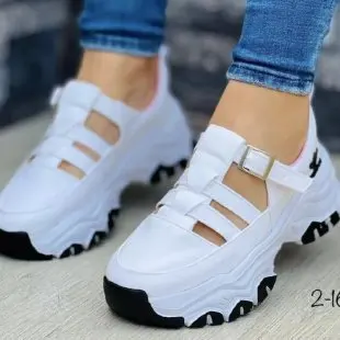 20232023 summer new flying woven hot drill breathable solid color rhine-diamond beach shoes light large size women sandals