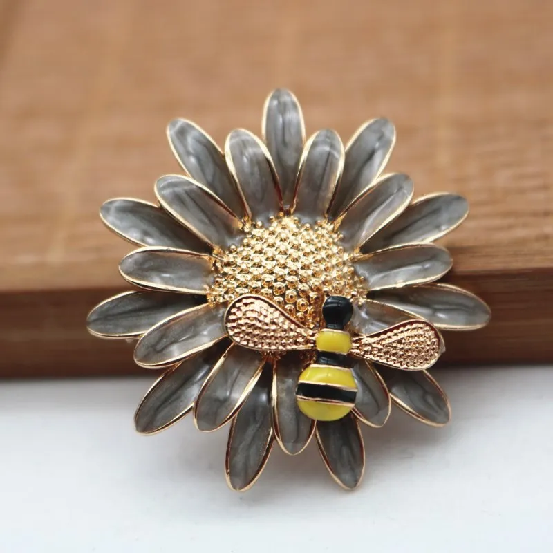 
Women blazer crystal jewelry hard enamel little flower honey bee Brooch badge design lapel pin in bags 