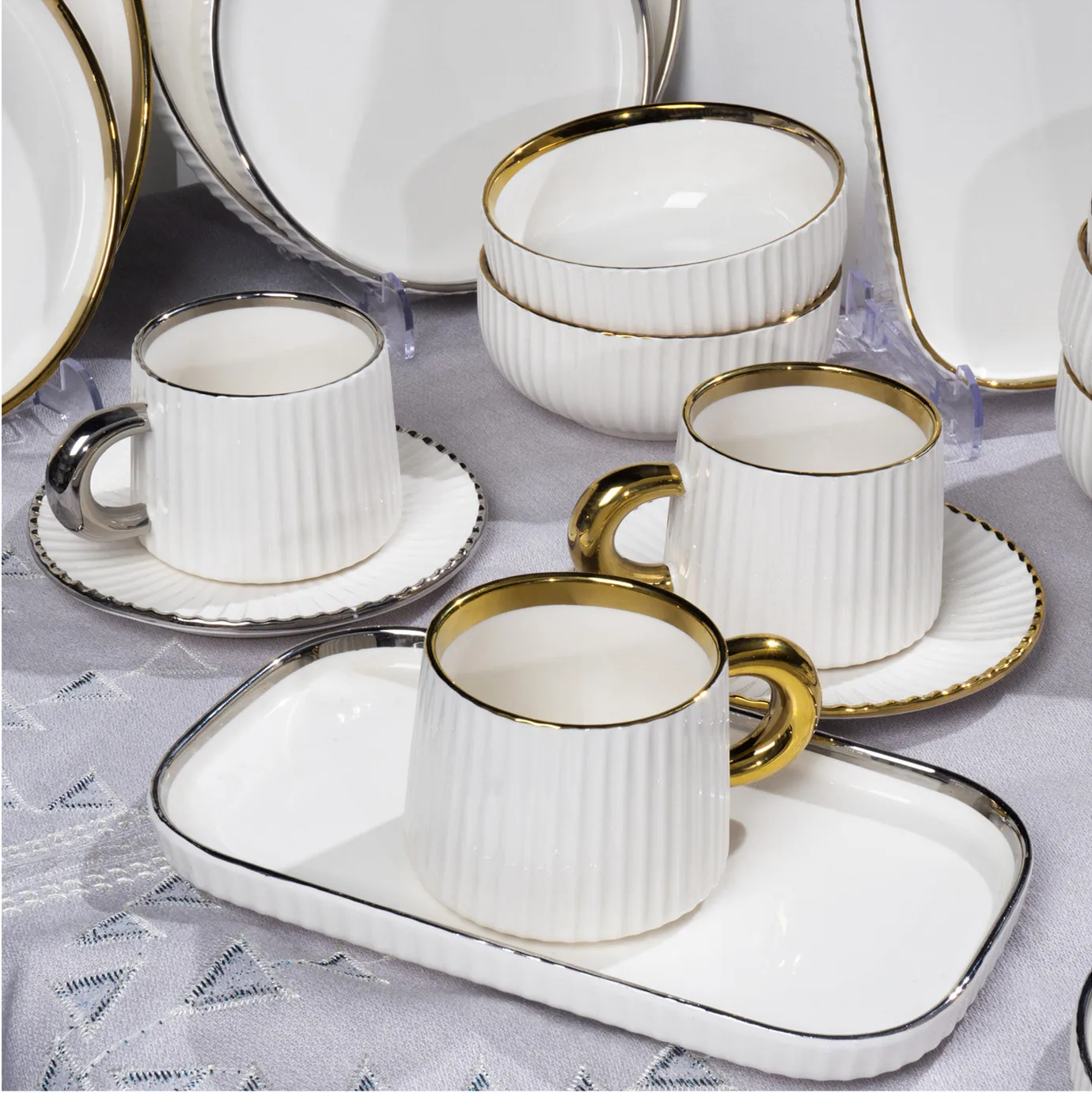 Royal Luxury Porcelain Cup Dinner Plates Ware Sets Nordic Tableware Ceramic Dinnerware Set With Gold Rim
