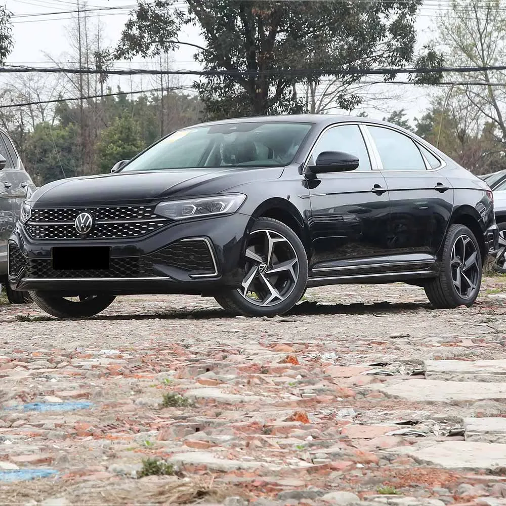 VW Passat Chinese Long Wheelbase Version Big Space Passat B8 Luxury Comfortable Gasoline Cars