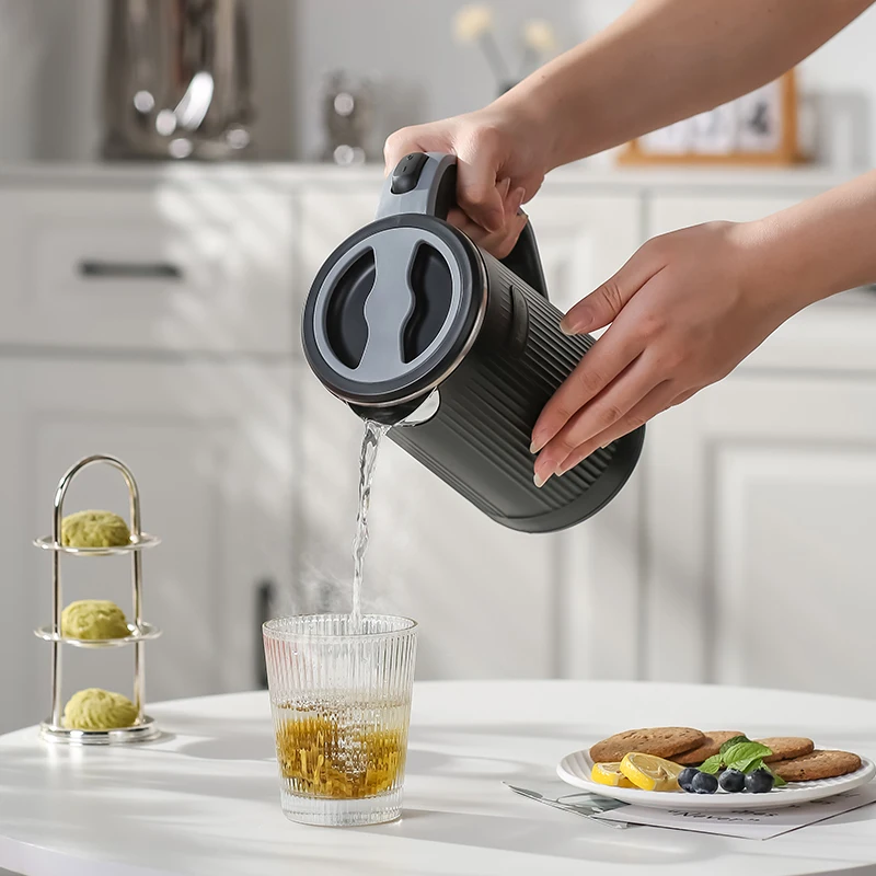 300W Black Electric Kettle 27 Oz Coffee and Tea Pot with Automatic Closing and Drying Protection 0.8 Liters Size