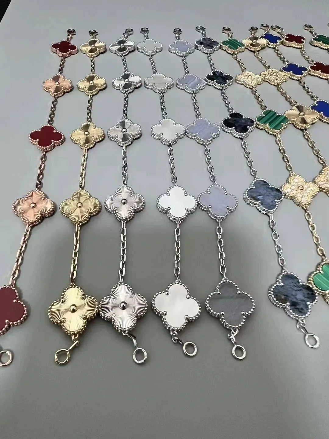 High quality classic fashion 18K gold clover natural agate mother-of-pearl Bangle female gift wholesaler