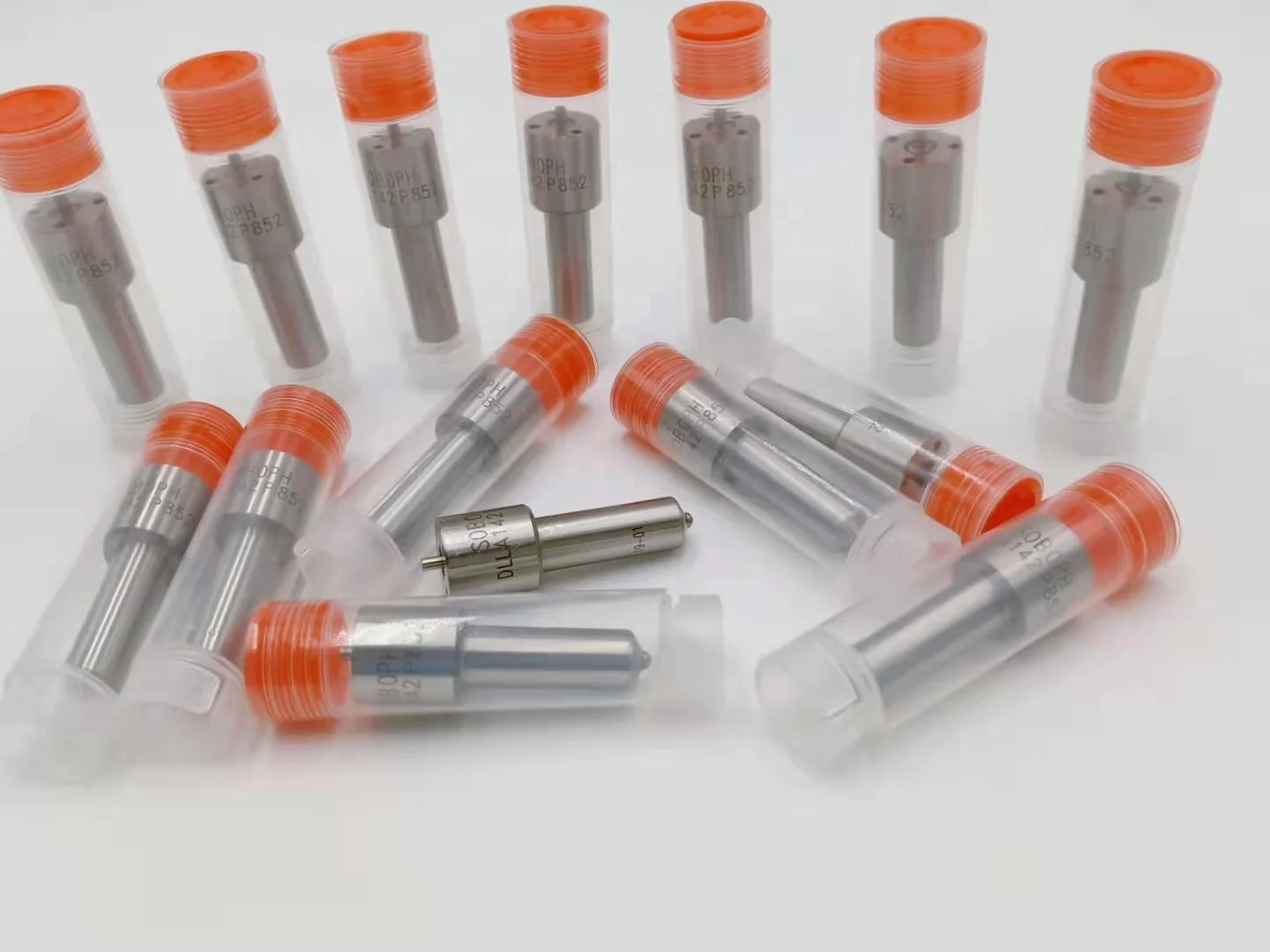 DLLA142P852 High Quality Diesel Fuel Injector Nozzle DLLA142P852 For Injector 095000-1211