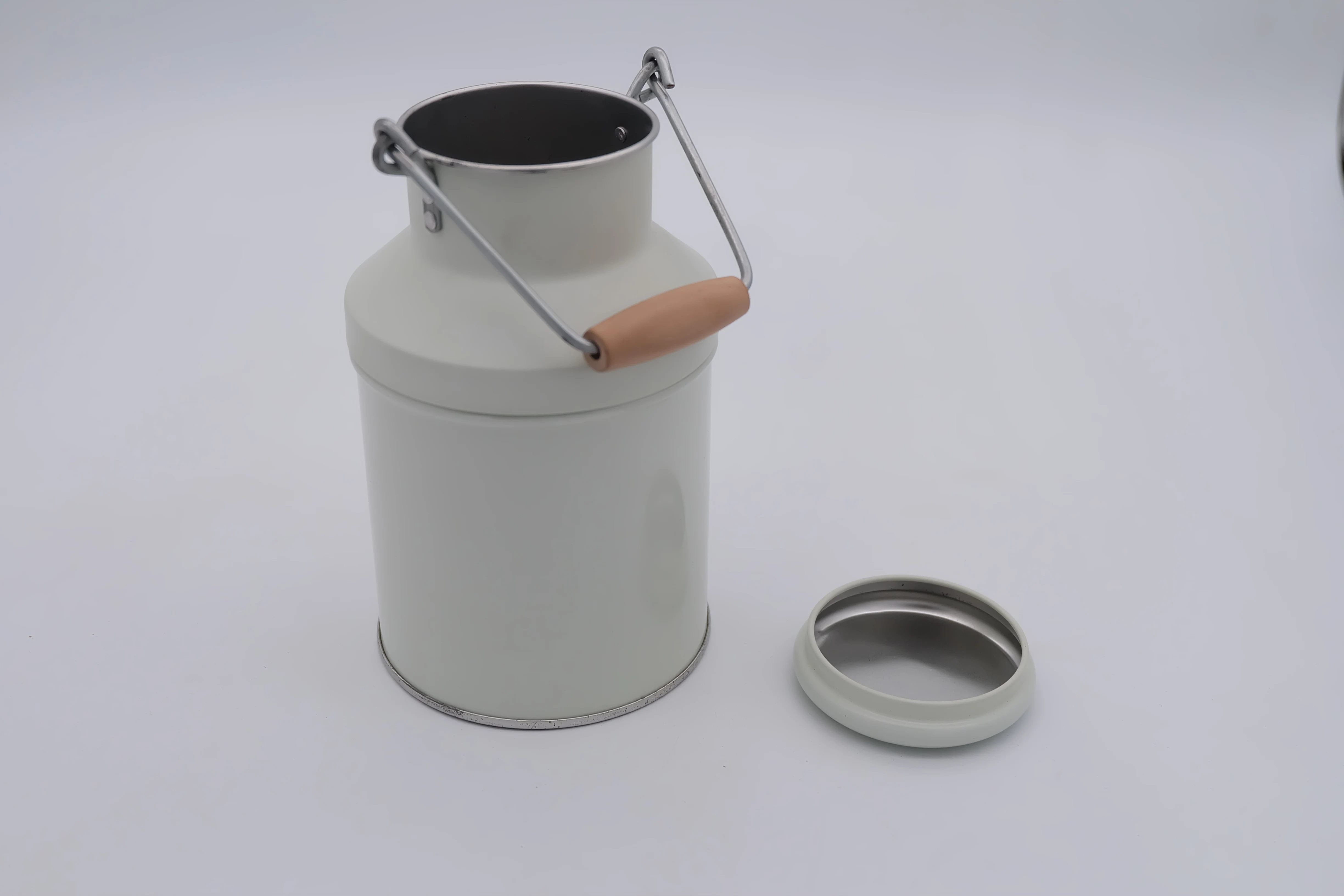 
* wholesale custom milk can tea coffee food grade candy mint medicine fancy tin box can cajas D 86 * 147 mm 