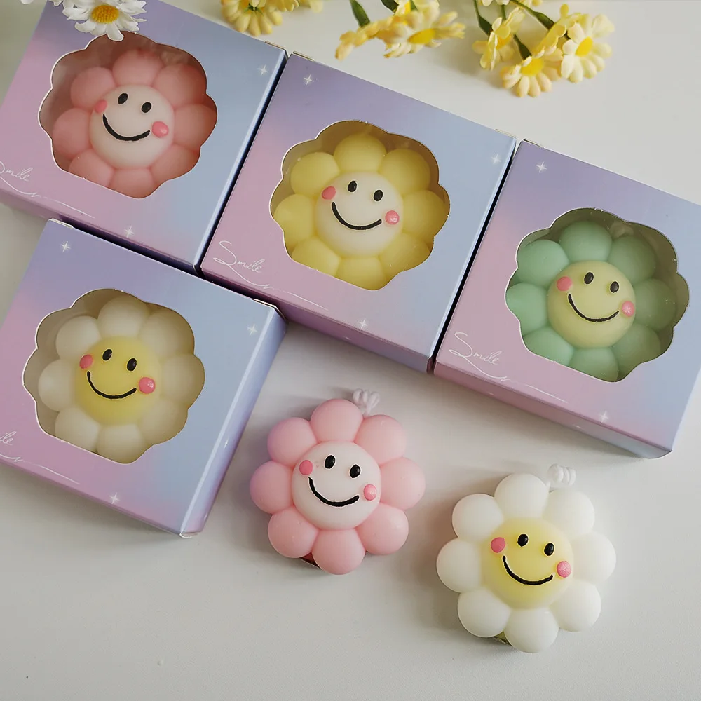 Smiley Sunflowers Shape for Aromatherapy and Home Decoration Wholesale Gift Handmade Multi Scented Candle