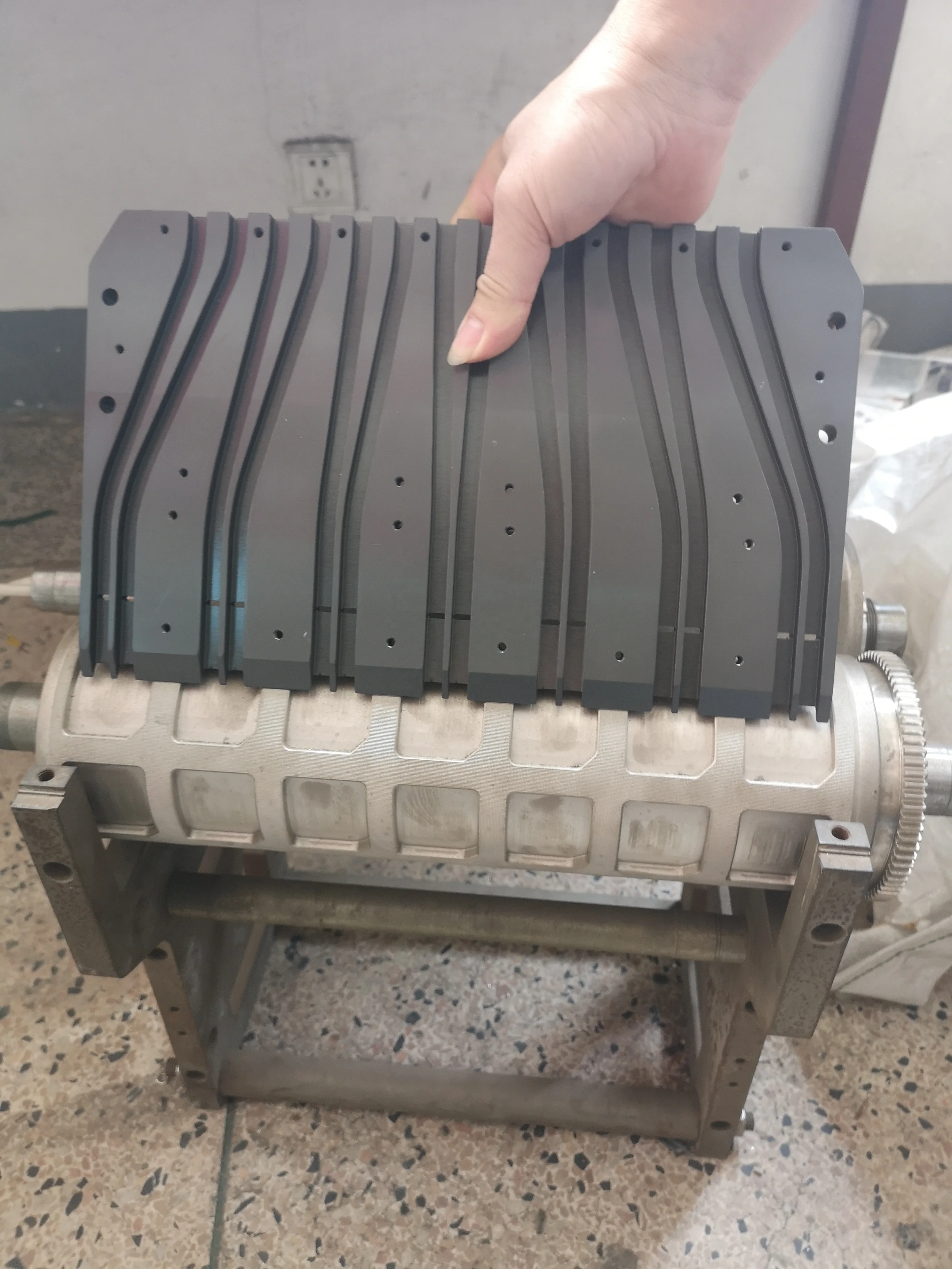 blister machine series UN-160 AUTOMATIC STRIPPING PACKAGING MACHINE suitable for capsule tablet packaging in china lowest price