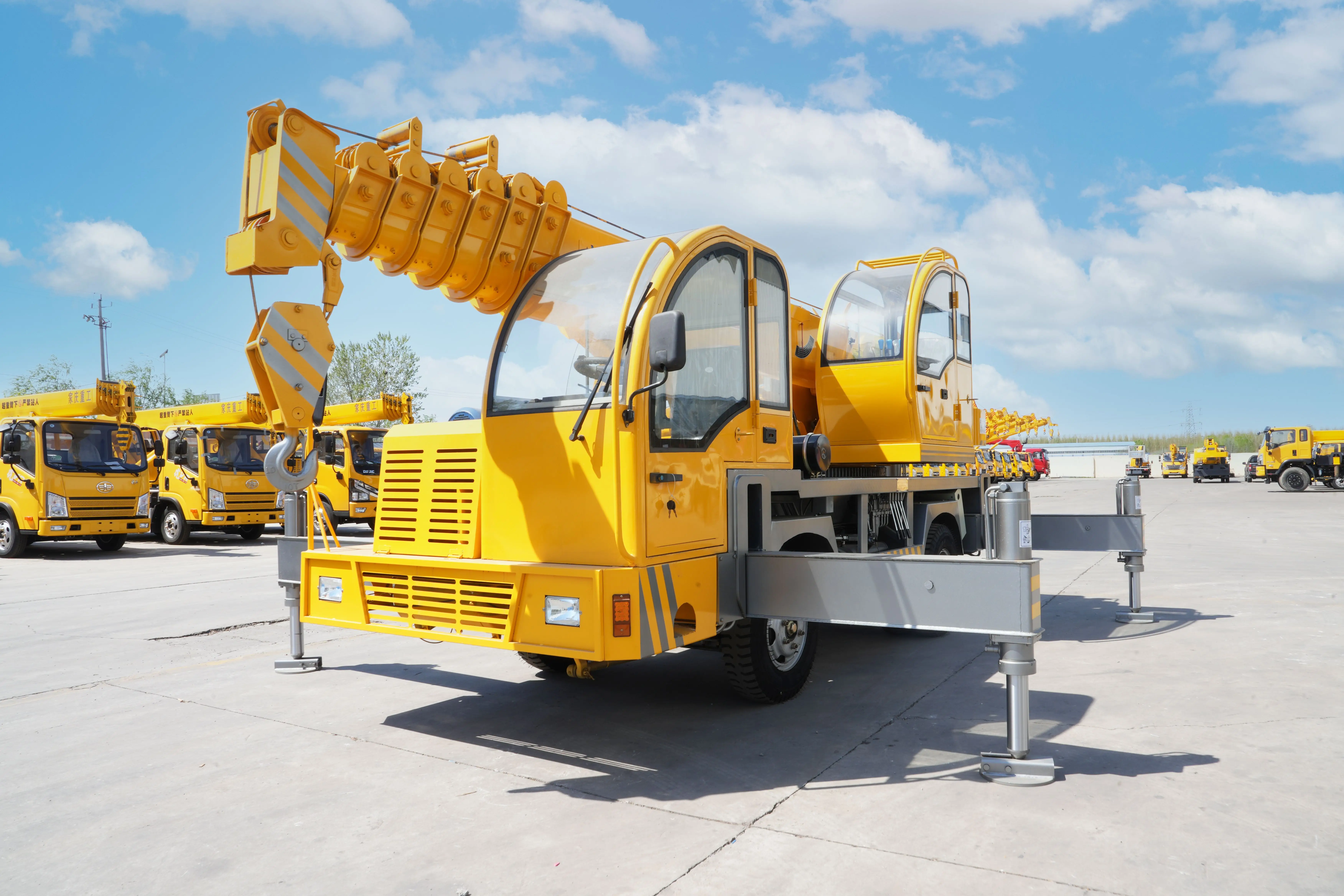 New Product hydraulic truck crane mini truck crane  8Ton Self-Made Crane For Construction