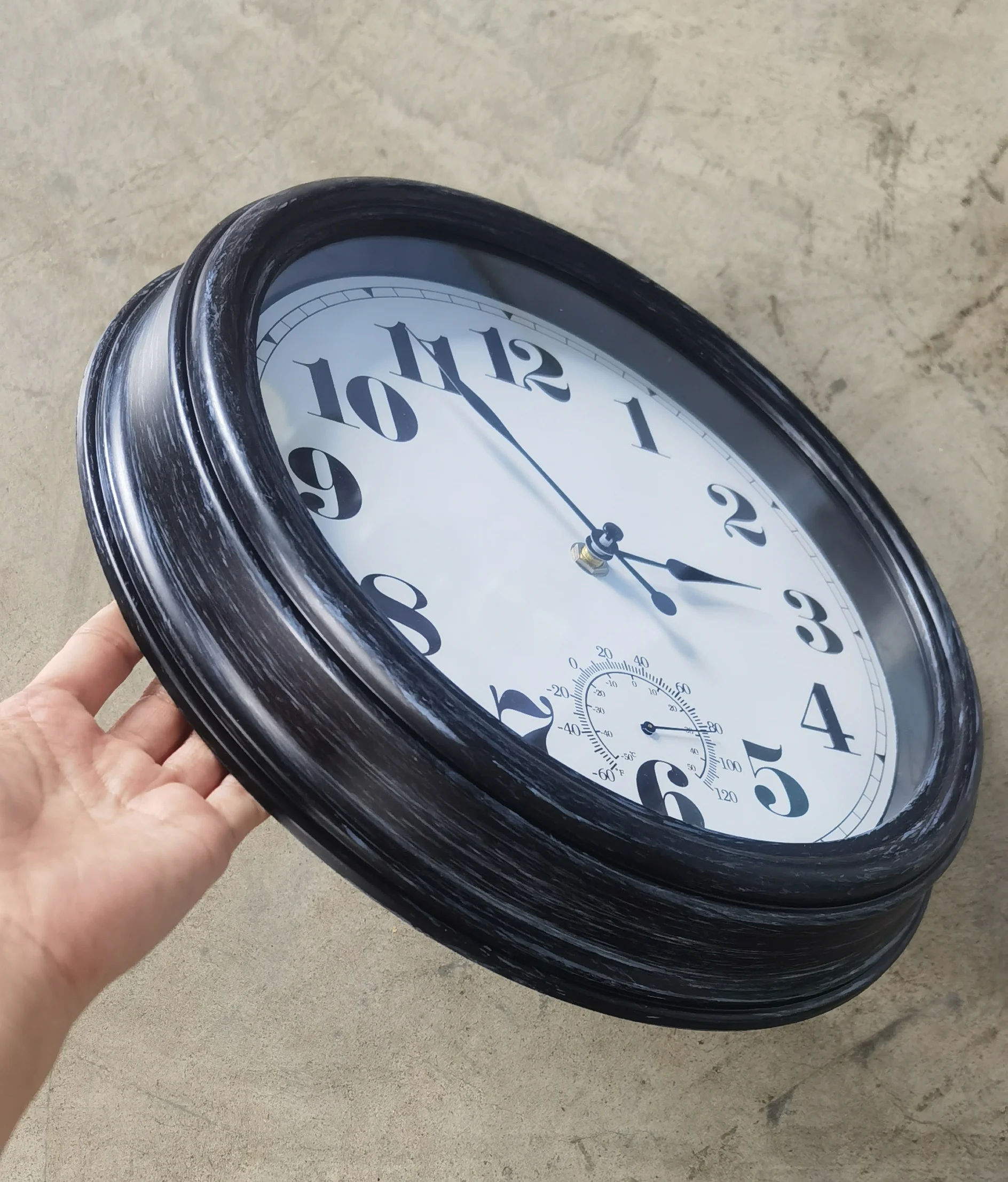 Custom Vintage round Silent Quartz Retro waterproof Wall Clock with Thermometer Outdoor Black Plastic Old CLOCK manufacturer